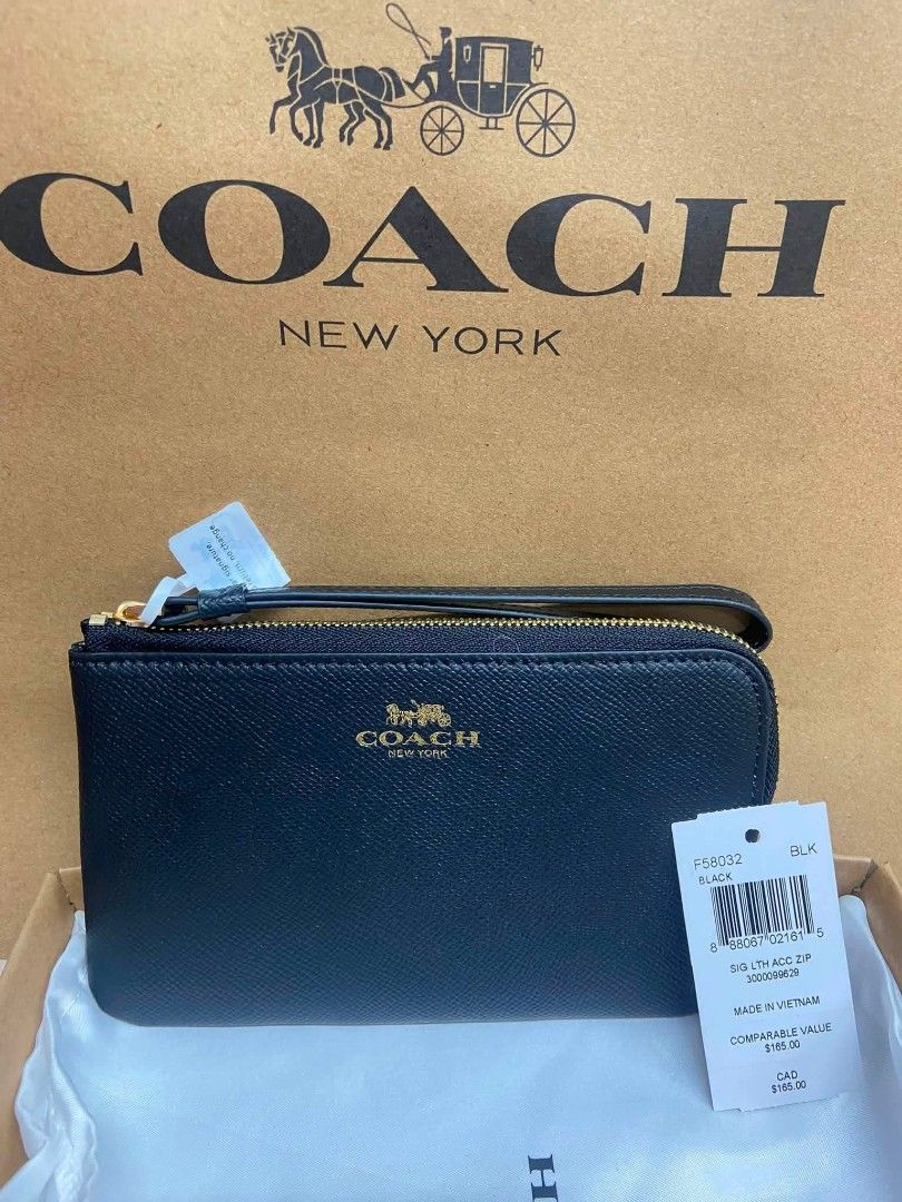 Premium Quality Signature Wristlet with Strap (Category: Wallets & Card holders) located in Manila. Submitted by k2collection.mnl (Listing ID 1470726707, Image 2). Description: 💜 SIGNATURE WRISTLET — COMPLETE INCLUSIONS 💜 ✨ Stylish and classy, perfect for everyday use or gifting! 🎁 COMPLETE INCLUSIONS: ✔️ Wristlet wallet ✔️ Wrist strap ✔️ Hang tag ✔️ Dust bag ✔️ Box packaging.