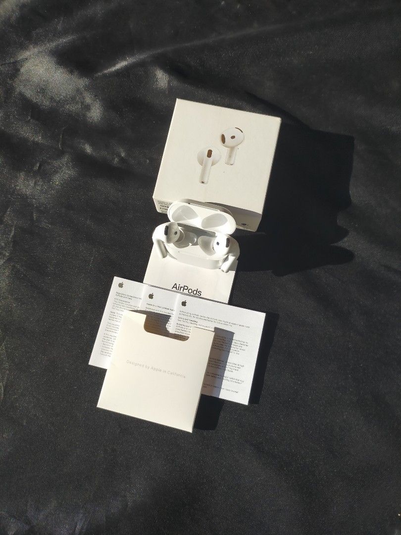 Premium Top-Graded Airpods 4th Generation (Category: Earphones) located in Cavite. Submitted by istocksphhh (Listing ID 1470642335, Image 2). Description: iStocks Premium Top-Graded Airpods 4th Generation All functions are working, Wireless airpods, USB-C charging port, Pop-up connection working, What you see is what you get, Can ship nationwide, Pass for low-offers respect each other time. if ano nasa pic ayun po inclusions. 📍Cavite Area.