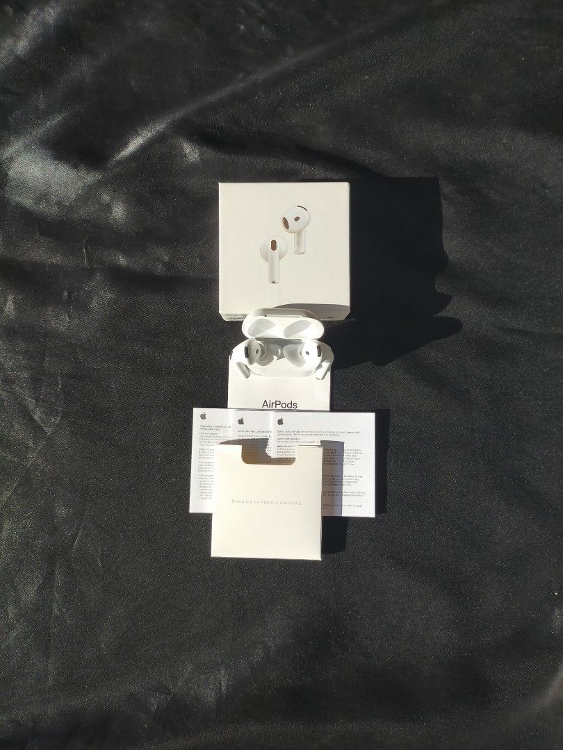 Premium Top-Graded Airpods 4th Generation (Category: Earphones) located in Cavite. Submitted by istocksphhh (Listing ID 1470642335, Image 1). Description: iStocks Premium Top-Graded Airpods 4th Generation All functions are working, Wireless airpods, USB-C charging port, Pop-up connection working, What you see is what you get, Can ship nationwide, Pass for low-offers respect each other time. if ano nasa pic ayun po inclusions. 📍Cavite Area.