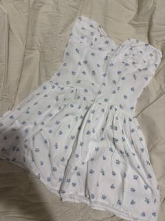 (Category: ) located in . Submitted by preloveeedclothes (Listing ID 1470625591, Image 1). Description: .