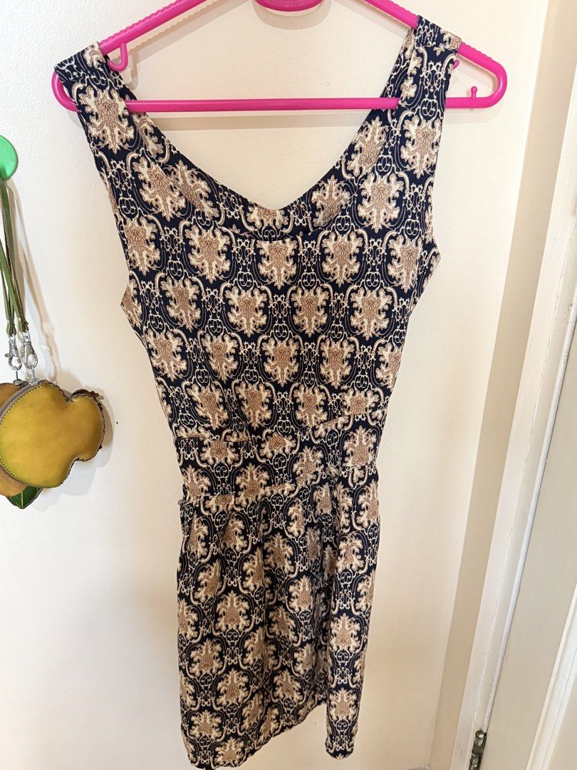 Printed dress cotton (Category: Dresses) located in Manila. Submitted by hellokittyjhoe (Listing ID 1470694925, Image 2). Description: .