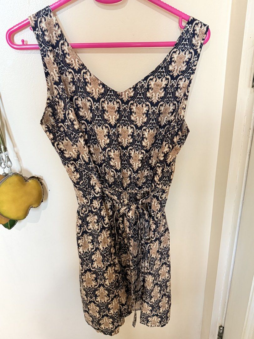 Printed dress cotton (Category: Dresses) located in Manila. Submitted by hellokittyjhoe (Listing ID 1470694925, Image 1). Description: .
