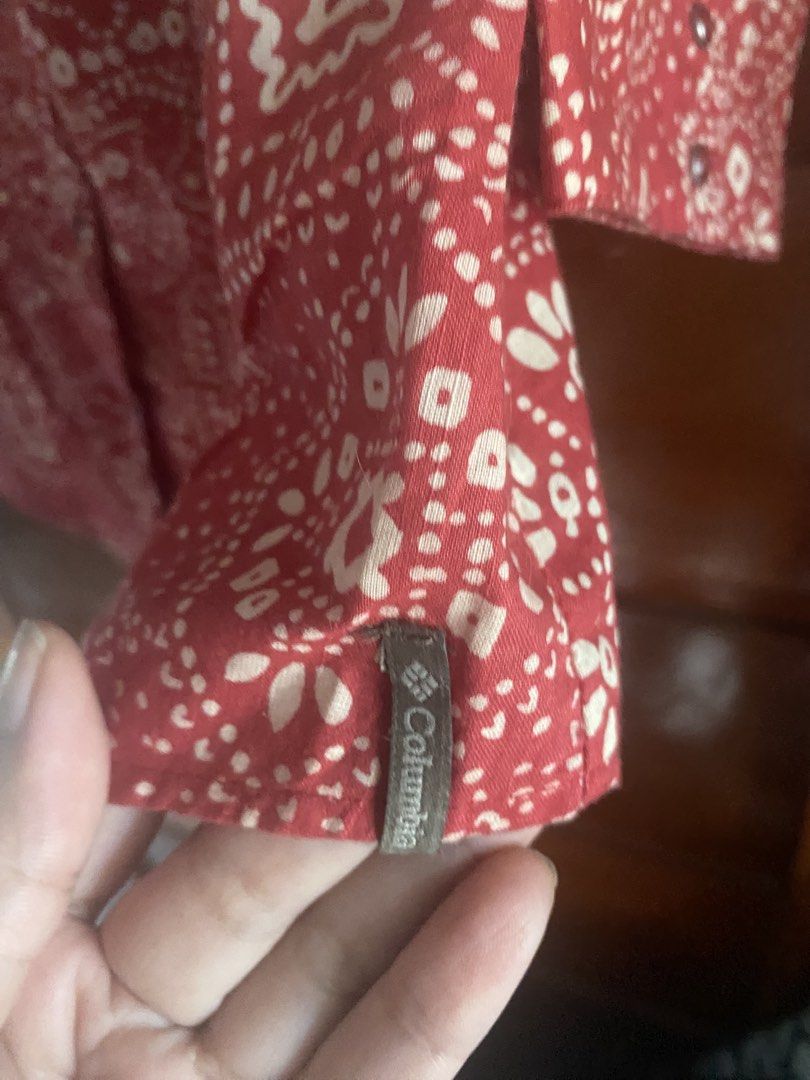 Printed womens longsleeves (Category: Longsleeves) located in Gamu. Submitted by preloved.29 (Listing ID 1470562111, Image 3). Description: WYSIWYG 🥰 ☑️no issue ☑️No rush shipping pls. ☑️Payment thru gcash ☑️FREE SF .