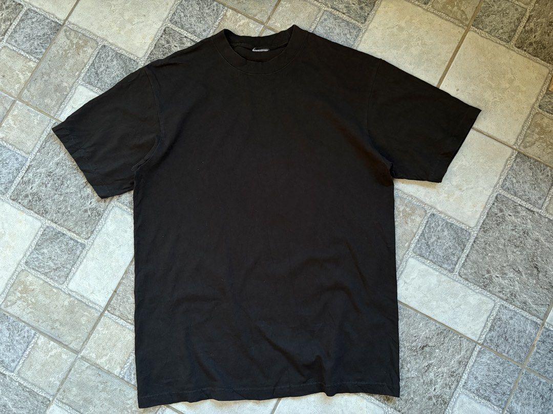 Pro Club Tee (Category: Tshirts & Polo Shirts ) located in Calamba. Submitted by manila.fits (Listing ID 1470640815, Image 1). Description: Pro Club Tee Heavyweight Medium Cut Tag Width 22 Length 30 As new No issue.