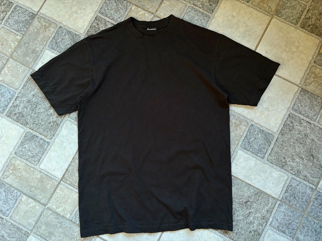 Pro Club Tee (Category: Tshirts & Polo Shirts ) located in Manila. Submitted by nofits.garments (Listing ID 1470664175, Image 1). Description: Pro Club Tee Medium-large Width 22 Length 30 As new Cut tag only.