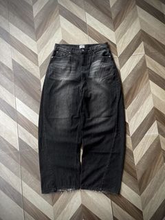 (Category: ) located in . Submitted by thrift.wrld (Listing ID 1470654244, Image 1). Description: .