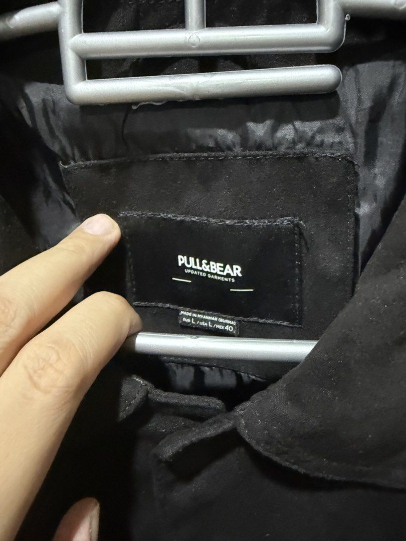Pull & Bear - Jacket - Mens Large (Category: Coats, Jackets and Outerwear) located in Paranaque City. Submitted by jd7_prelovedclothing (Listing ID 1470739154, Image 2). Description: Used 1x travel. No issue. Location: Paranaque / near Moa.