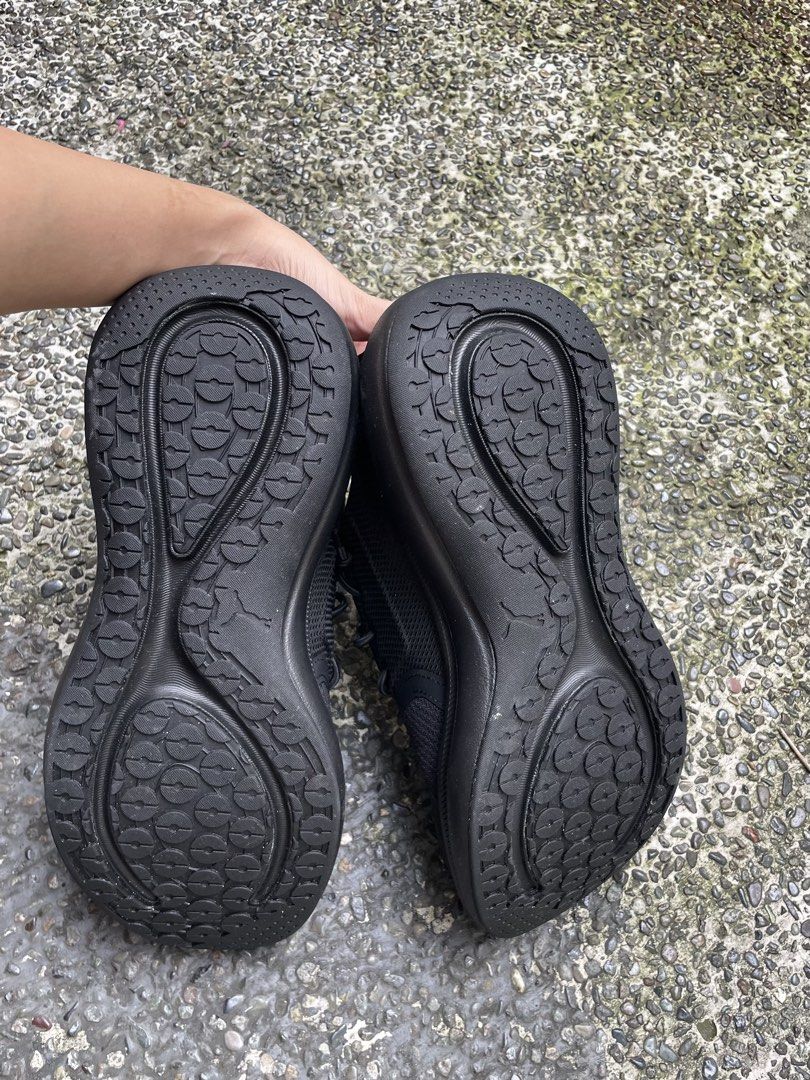 (RUSH) PUMA SOFTRIDE EXO SHIFT SNEAKERS (Category: Sneakers) located in Manila. Submitted by coollion_7aaba1 (Listing ID 1470558547, Image 3). Description: For Men & Women Recently bought in Japan! ✨ Brand-new condition ✨ Size: EU 37–38 ✨ Original price: ₱4,000 ✨ Selling at a much lower price! RFS: Not my type. 📌 Condition: What you see is what you get. Please note that one insole is missing..