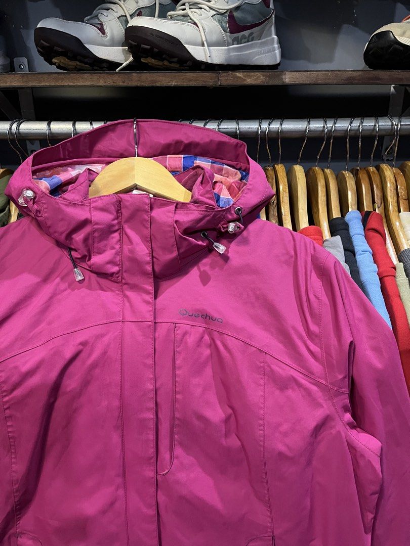 Q U E C H U A Womens Outdoor Jacket (Category: Coats, Jackets and Outerwear) located in Baliuag. Submitted by TOCThrift (Listing ID 1470708364, Image 2). Description: Q U E C H U A Womens Outdoor Jacket Size XL on tag (womens) 22 width x 27 Length L-XL womens fit Waterproof Excellent Condition No issue 880 + SF Baliwag, Bulacan.