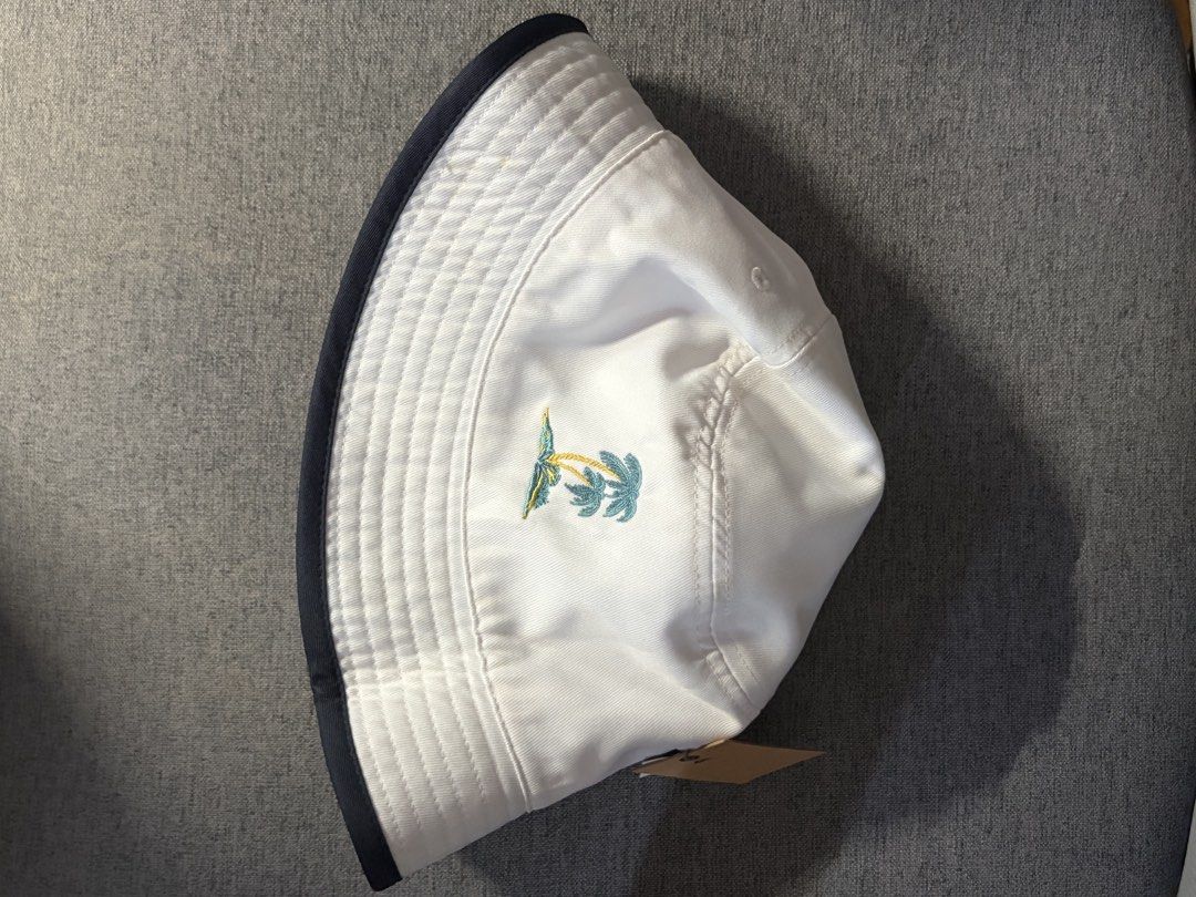 QUICKSILVER Reversible Island Bucket Hat (Category: Hats & Beanies) located in Marikina City. Submitted by rosiebaebae (Listing ID 1470625004, Image 3). Description: - never been used - 100% authentic - with tag as seen in the picture RFS: decluttering and need funds MOP: Gcash, maya, or maribank Delivery fee is shouldered by the buyer.