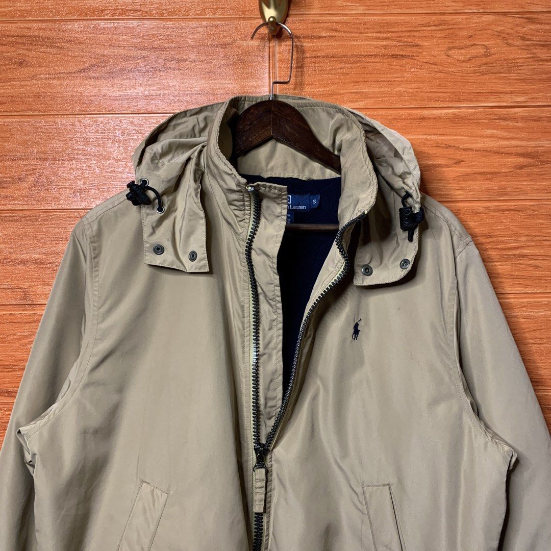 Ralph Lauren RL Packable Hood (Category: Coats, Jackets and Outerwear) located in Quezon City. Submitted by donklasiko (Listing ID 1470651397, Image 3). Description: Condition: 9.5+/10 Pristine condition Issue: non Refer to the dimension 🤗 PM FOR MORE DETAILS NO RETURN, NO EXCHANGE & NO REFUND! ✅I ALSO ACCEPT TRADE/SWAP TO ANYTHING JUST DROP YOUR OFFER Please manage your expectations, this is a secondhand item. What you see is what you get 😊 💵