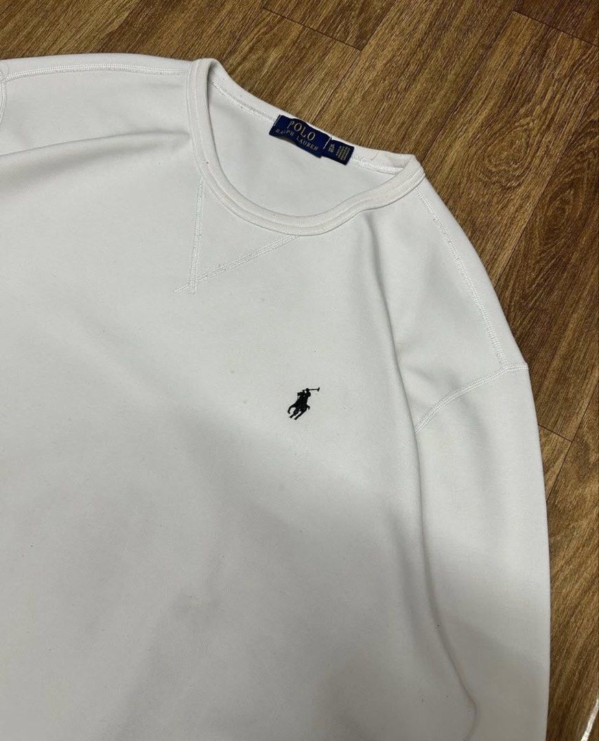 Ralph Lauren White Sweatshirt Black Pony! (Category: Coats, Jackets and Outerwear) located in Manila. Submitted by thrift.lnc (Listing ID 1470729973, Image 2). Description: L on tag dimes (INCHES) Width: 25 Length: 26 Excellent condition Color rate: 9.7/10 Issue: ❌ Mine: ₱1299 - Manage your expectations. Some issues may not be seen or indicated. - Color may vary due to lighting.