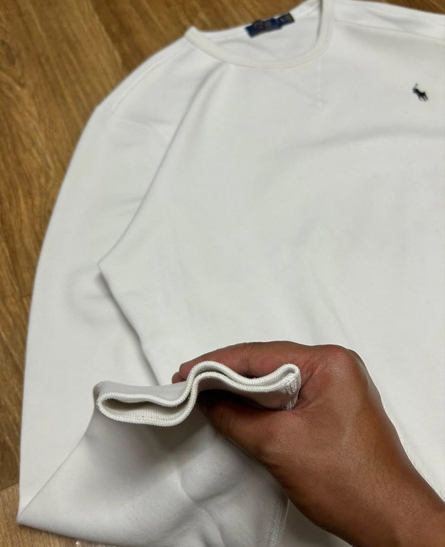 Ralph Lauren White Sweatshirt Black Pony! (Category: Coats, Jackets and Outerwear) located in Manila. Submitted by thrift.lnc (Listing ID 1470729973, Image 3). Description: L on tag dimes (INCHES) Width: 25 Length: 26 Excellent condition Color rate: 9.7/10 Issue: ❌ Mine: ₱1299 - Manage your expectations. Some issues may not be seen or indicated. - Color may vary due to lighting.