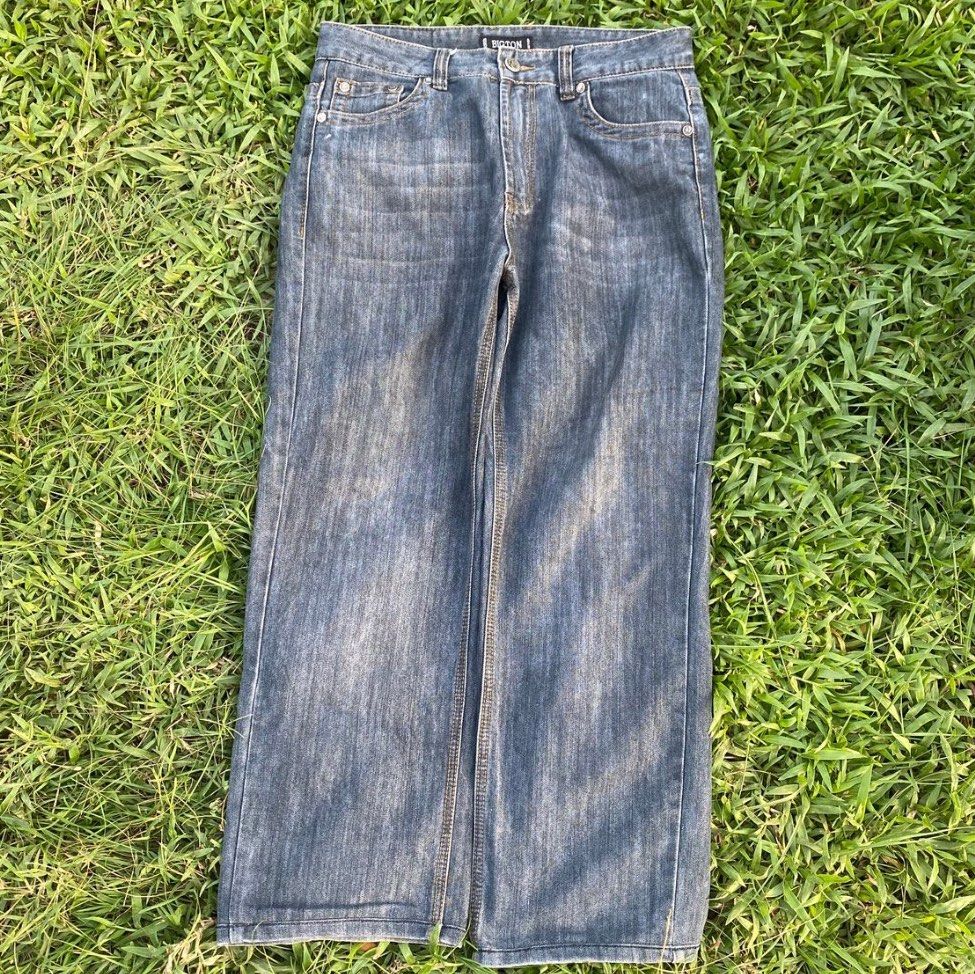 Random Baggy Jeans (Category: Jeans) located in Butuan. Submitted by gardenofjayden (Listing ID 1470496546, Image 1). Description: - Brand: Bigton Fashion - Style: Straight leg, mid-rise jeans - Wash: Dark wash denim - Details: Classic contrast stitching, branded metal button, and waist tag - Pockets: Two back pockets with distinctive stitched embroidery - Condition: Good everyday denim piece.