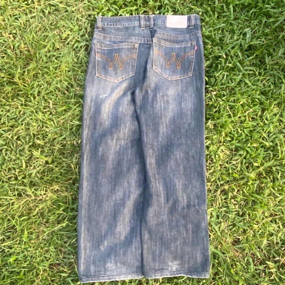Random Baggy Jeans (Category: Jeans) located in Butuan. Submitted by gardenofjayden (Listing ID 1470496546, Image 2). Description: - Brand: Bigton Fashion - Style: Straight leg, mid-rise jeans - Wash: Dark wash denim - Details: Classic contrast stitching, branded metal button, and waist tag - Pockets: Two back pockets with distinctive stitched embroidery - Condition: Good everyday denim piece.