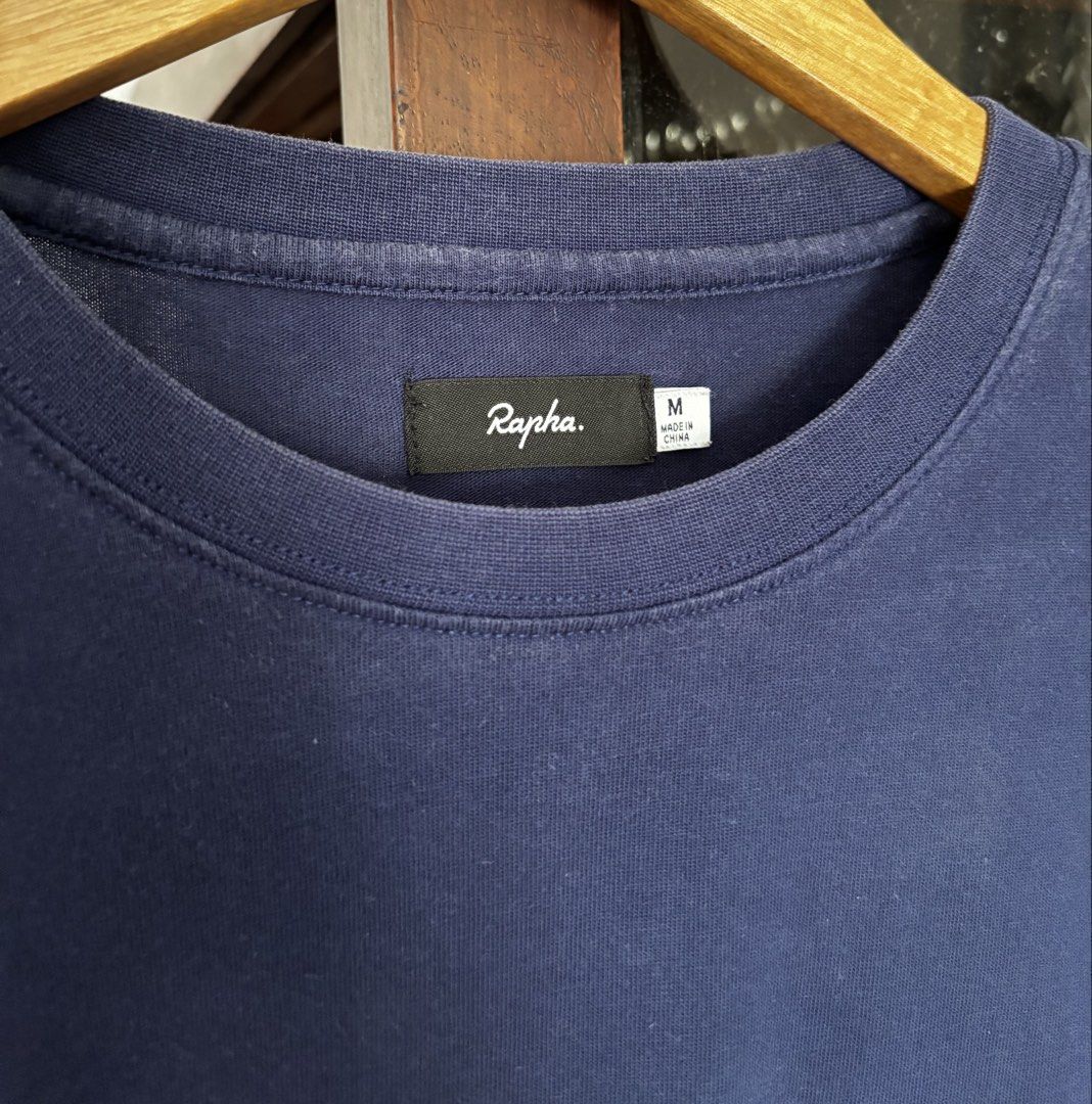 Rapha Logo Pocket T-Shirt Navy Blue Size M (Category: Tshirts & Polo Shirts ) located in Makati City. Submitted by bbongg (Listing ID 1470614244, Image 2). Description: Rapha Pocket Shirt Original Medium 21Wx26L Price negotiable Vgood cond, seldom used Decluttering For pick up delivery.
