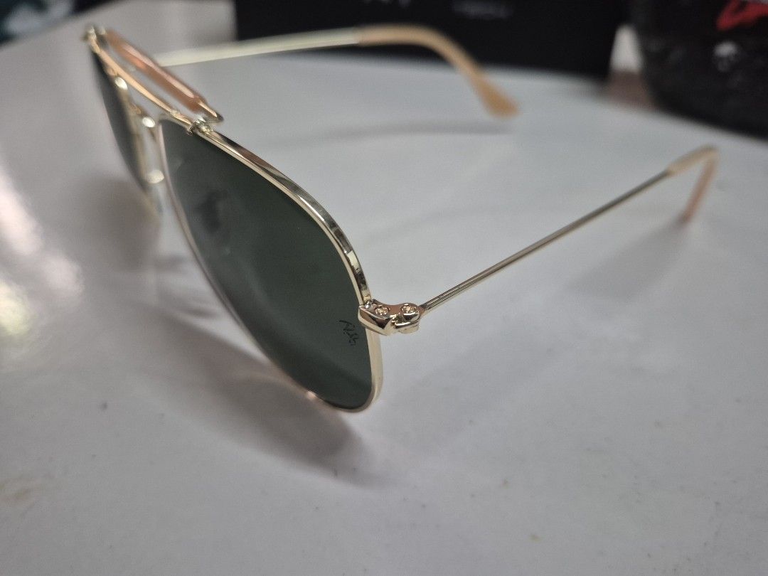 Rayban Aviator Large (Category: Sunglasses & Eyewear) located in Cavite. Submitted by wearit_again (Listing ID 1470620709, Image 2). Description: RAYBAN AVIATOR Large NO ISSUE JAPAN SURPLUS GALING.
