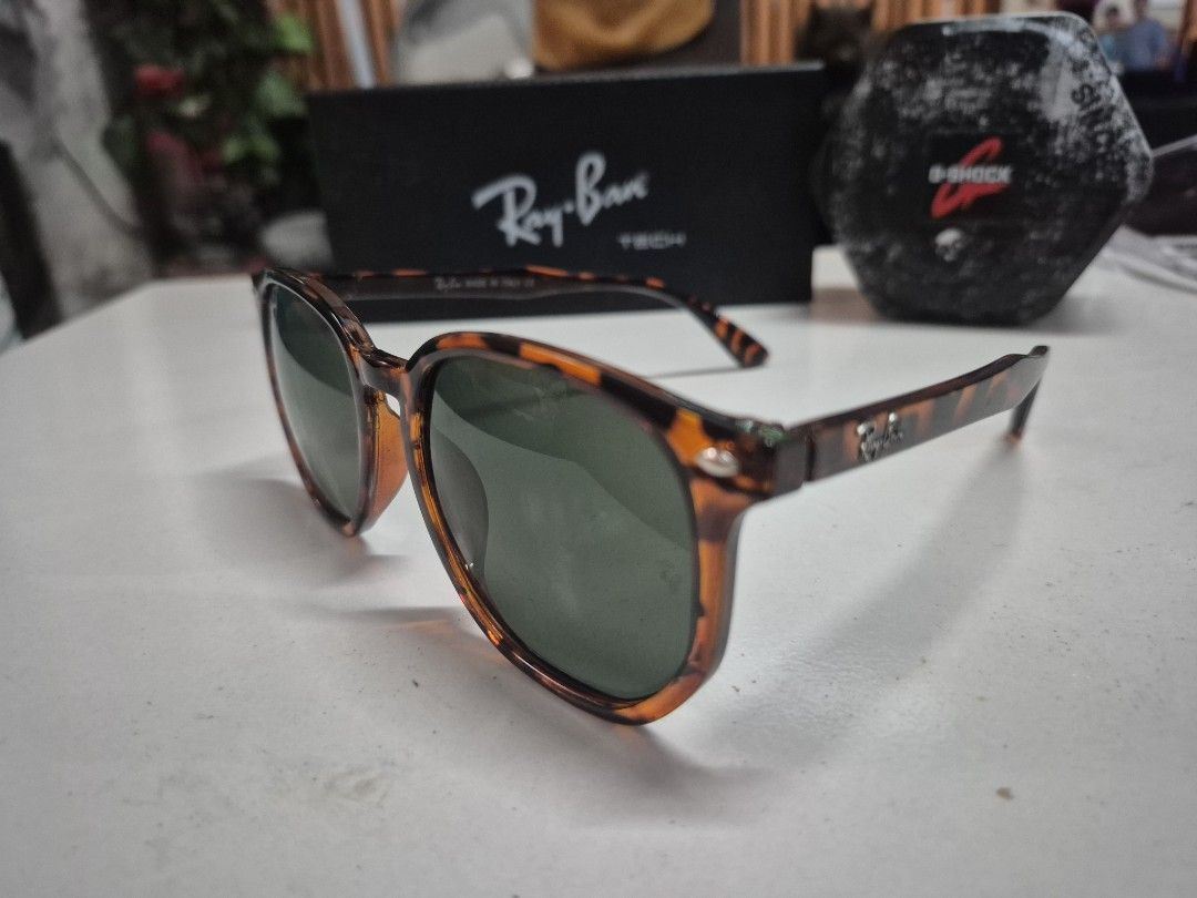 Rayban elliot (Category: Sunglasses & Eyewear) located in Cavite. Submitted by wearit_again (Listing ID 1470672631, Image 1). Description: RAYBAN Elliott Havana NO ISSUE JAPAN SURPLUS GALING.