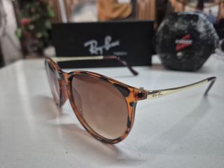 (Category: ) located in . Submitted by wearit_again (Listing ID 1470672171, Image 1). Description: .