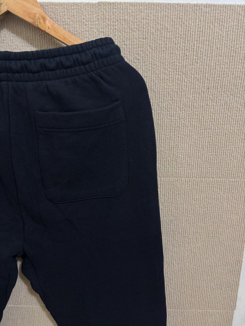 READYMADE Fire Smile Print Sweatpants (Category: Joggers) located in San Fernando. Submitted by jyyyshytt (Listing ID 1470688571, Image 3). Description: Excellent condition No issue Color rate:9.5/10 Dimensions:W30-34 L42 hem 6.
