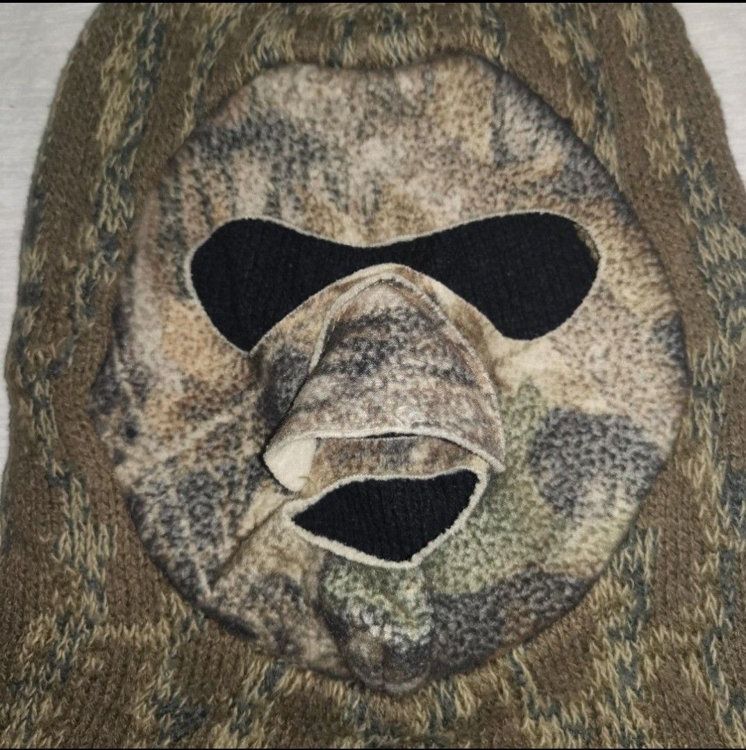 Realtree Camouflage Balaclava (Multicolor, One-Size) (Category: Caps & Hats) located in General Mariano Alvarez. Submitted by hundred_lives (Listing ID 1470721867, Image 3). Description: Realtree Camouflage Balaclava (Multicolor, One-Size) Authentic Original Good Condition Vintage Piece ‼️***Or Best Offer Wins***‼️ ‼️***Split Or As Pack***‼️ ‼️***Negotiable All Items***‼️ ‼️ ***What You See Is What You Get***‼️ Tags: nba nfl football basketball v