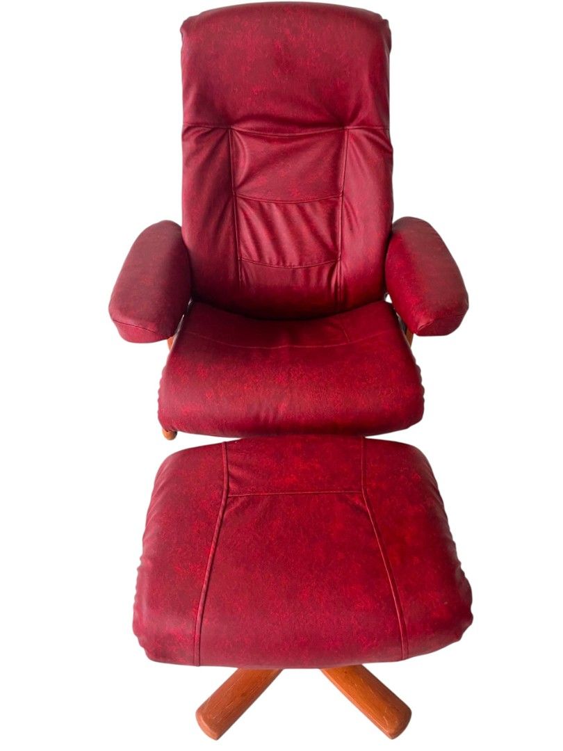 RECLINING CHAIR WITH FOOTREST (Category: Chairs) located in Mexico. Submitted by mgracejapansurplus (Listing ID 1470643786, Image 1). Description: NEW ARRIVAL 🇯🇵 RECLINING CHAIR WITH FOOTREST ✨ - Rich red leather upholstery, soft & comfortable - Swivel reclining design with ergonomic padded back & armrests - Matching footrest included for complete relaxation - Sturdy wooden base, smooth swivel function - Dimensions: • Chair: L30" × W23" × H39" 