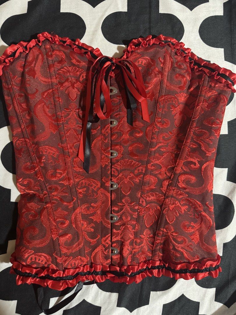 Red Black Corset Top (Category: Sleeveless) located in Caloocan City. Submitted by prelovedbyfe08 (Listing ID 1470691303, Image 3). Description: 📍south caloocan sf shouldered by buyer.