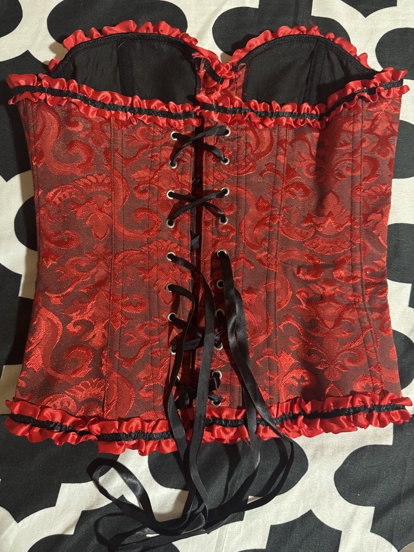 Red Black Corset Top (Category: Sleeveless) located in Caloocan City. Submitted by prelovedbyfe08 (Listing ID 1470691303, Image 2). Description: 📍south caloocan sf shouldered by buyer.