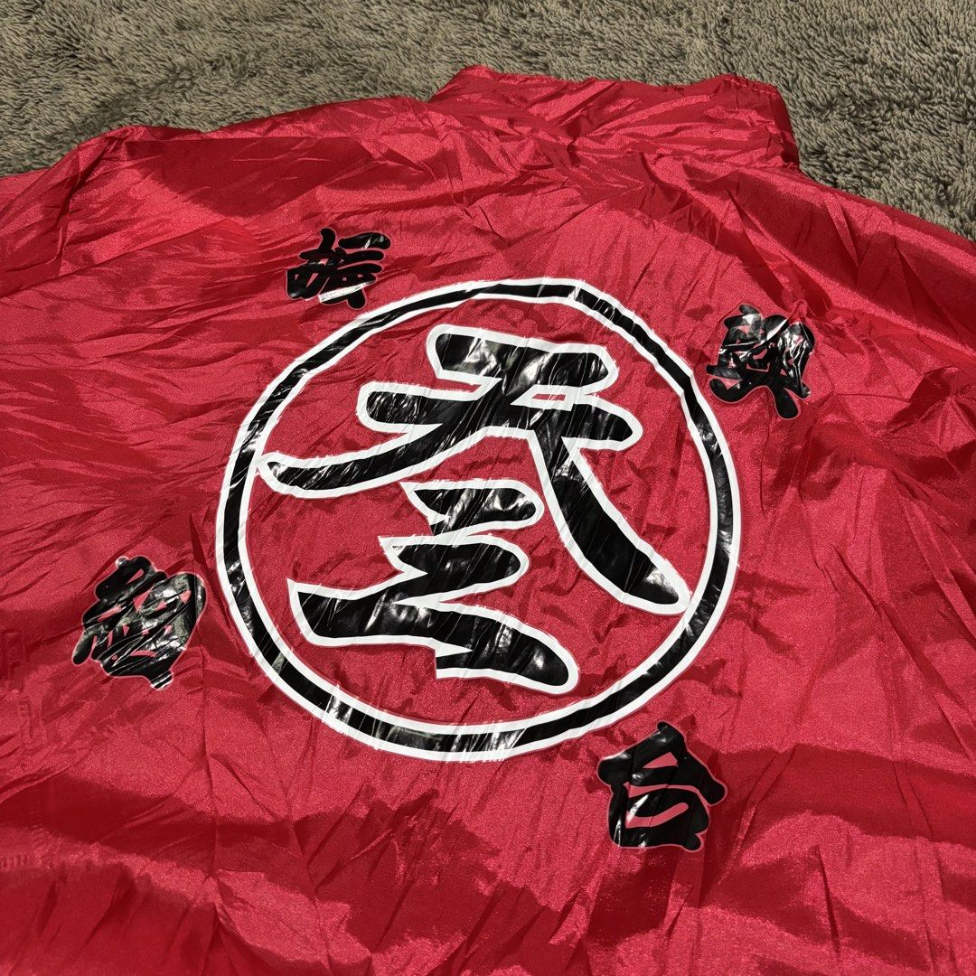 Red Japanese Kanji Zip Jacket (Category: Coats, Jackets and Outerwear) located in La Trinidad. Submitted by lygin (Listing ID 1470710031, Image 3). Description: Price : 100 Pesos Brand : Print Star Type : Red Japanese Kanji Zip Jacket Size: Free size but best fit Large - XL Width : 26” Length : 27” Condition : Excellent Color rate : 10/10 PS : Solid piece from bale 👌😁 - Color May Vary Due To Lightings.
