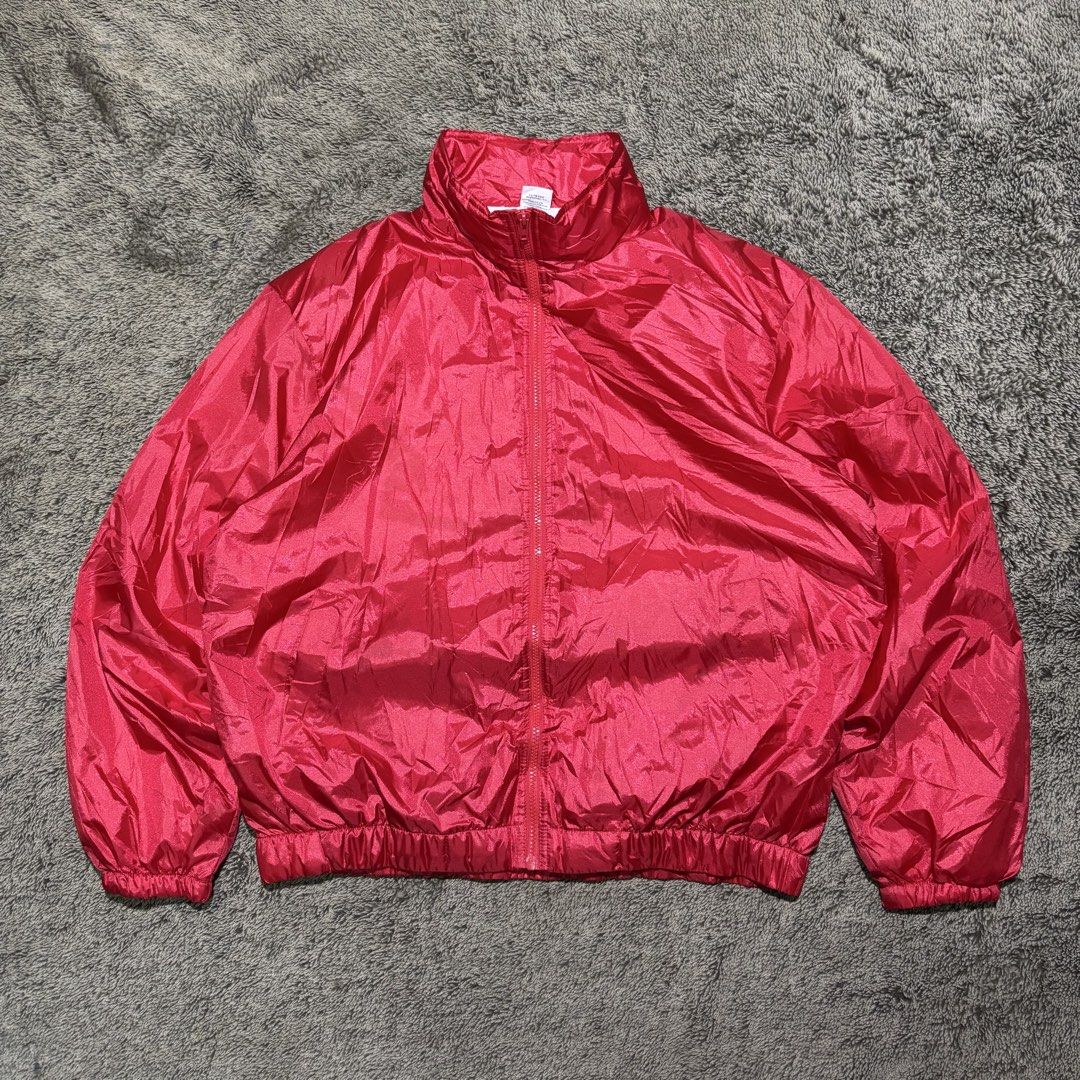 Red Japanese Kanji Zip Jacket (Category: Coats, Jackets and Outerwear) located in La Trinidad. Submitted by lygin (Listing ID 1470710031, Image 2). Description: Price : 100 Pesos Brand : Print Star Type : Red Japanese Kanji Zip Jacket Size: Free size but best fit Large - XL Width : 26” Length : 27” Condition : Excellent Color rate : 10/10 PS : Solid piece from bale 👌😁 - Color May Vary Due To Lightings.