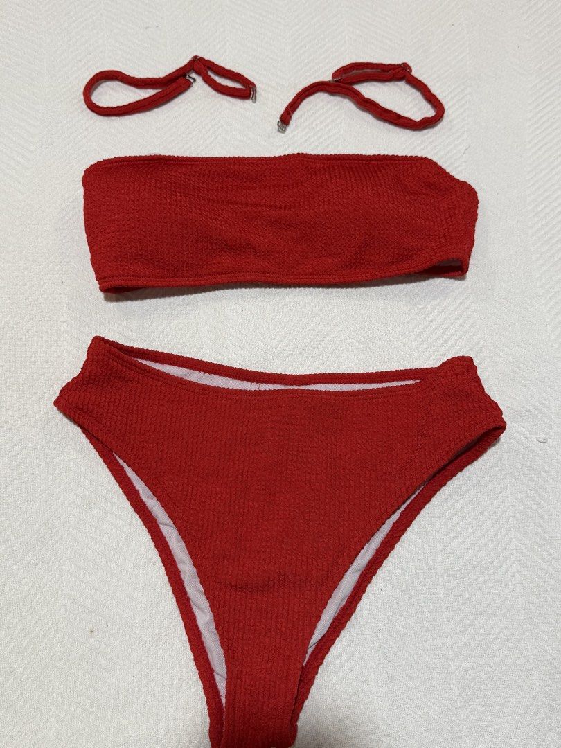 Red textured strapless bikini set size S (Category: Bikinis & Swimsuits) located in Pateros City. Submitted by daisy03052000 (Listing ID 1470697109, Image 2). Description: worn once .