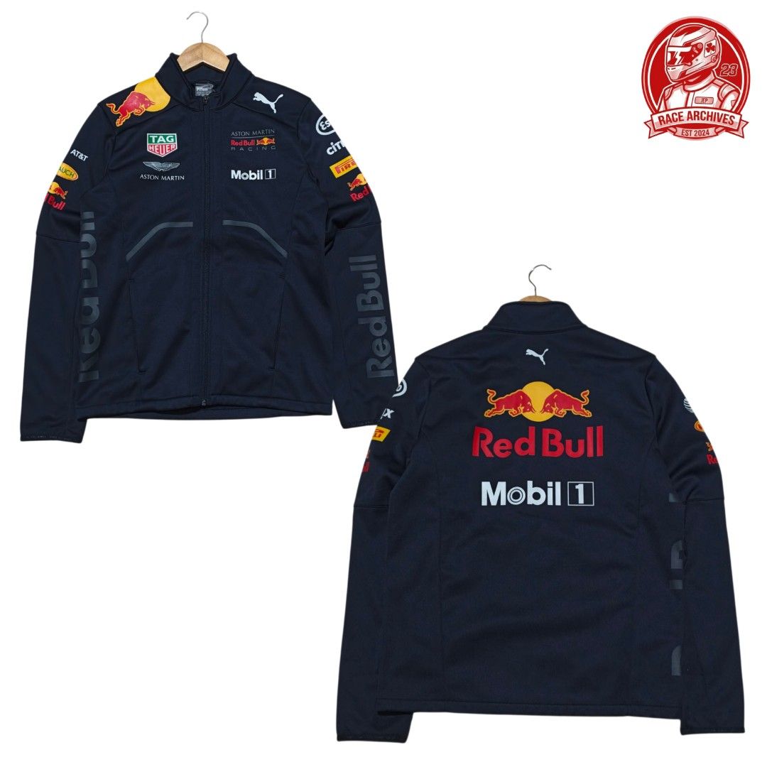 REDBULL PUMA F1 2018 TEAM SOFT SHELL JACKET (Category: Coats, Jackets and Outerwear) located in Subic. Submitted by racearchives_jep (Listing ID 1470581030, Image 1). Description: 20x27.