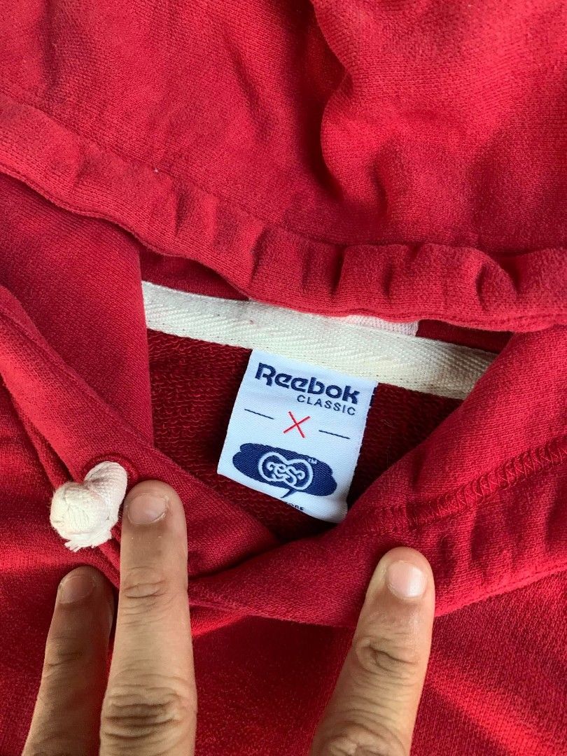Reebok Classic Red Hoodie Size S (Category: Hoodies) located in Manila. Submitted by reiyangelow (Listing ID 1470743356, Image 3). Description: Reebok Classic red Pullover Hoodie 25x17 excellent condi 450php 📍manila area.