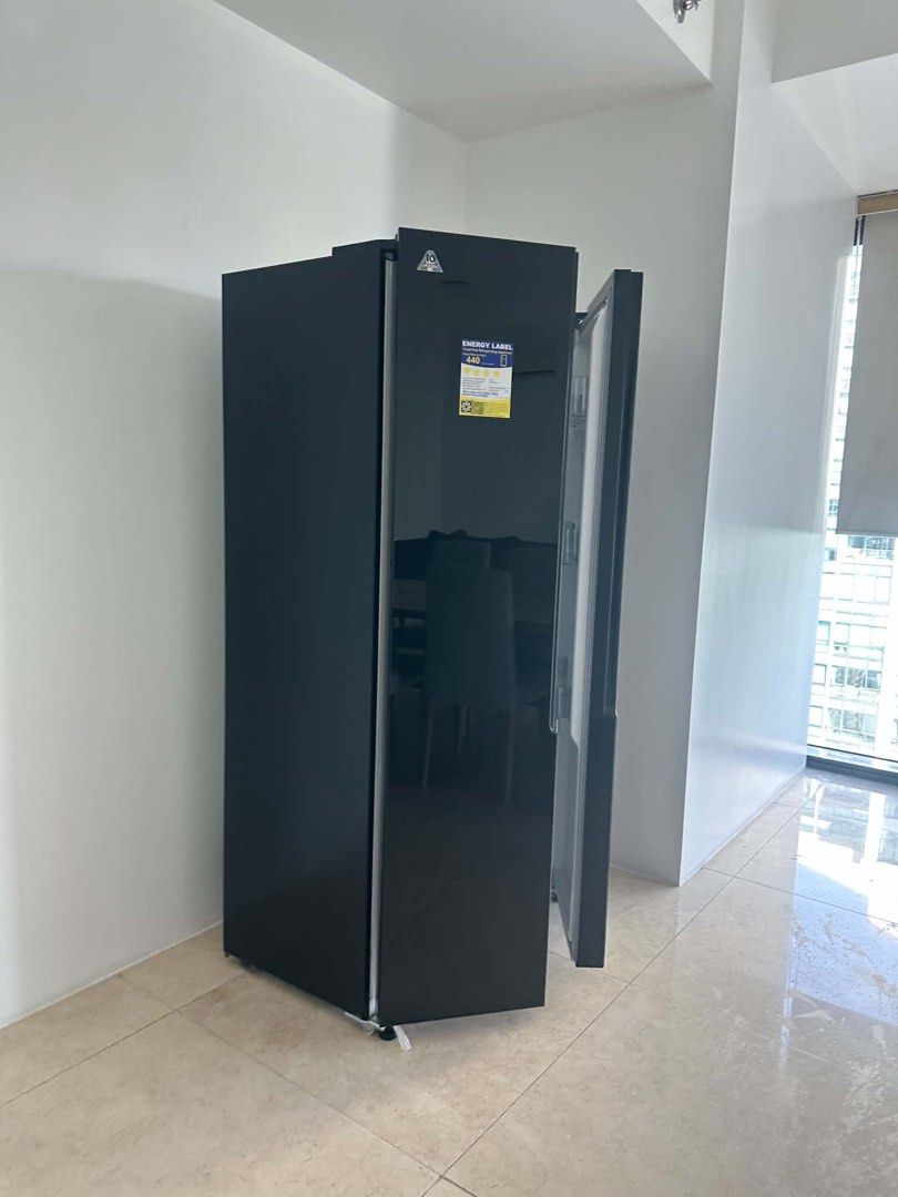 refrigerator (Category: Bathroom & Kitchen Fixtures) located in Makati City. Submitted by zencrystal-3de6cc (Listing ID 1470645757, Image 2). Description: .