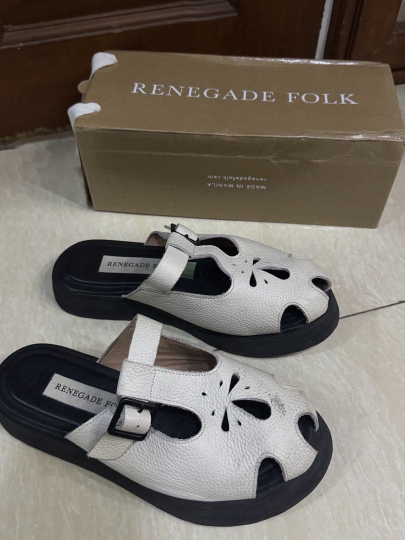RENEGADE FOLK Chunky Mules - White Size 8 (Category: Sandals) located in Davao. Submitted by weargels (Listing ID 1470673997, Image 2). Description: Purchased from a seller here for ₱4350 With free box Needs cleaning Check website’s chart for this specific style which is true to size. ‼️ RFS: Chose the wrong size and declutterring.