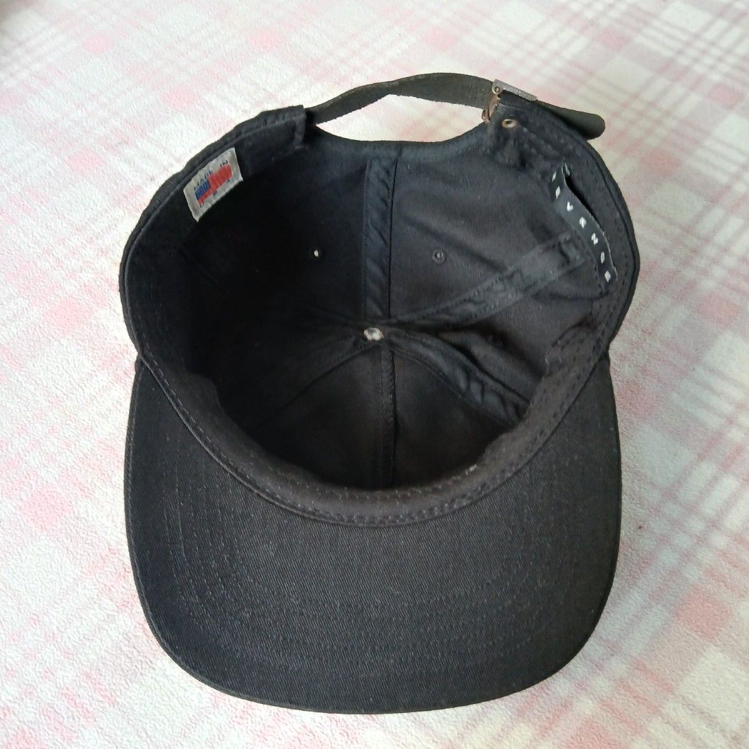 Revenge Black Label 6 Panel Cap (Category: Caps & Hats) located in Mangaldan. Submitted by used2.wear (Listing ID 1470668868, Image 3). Description: Excellent To As New Condition No Issue Size OSFM Kindly Check All Posted Pictures.