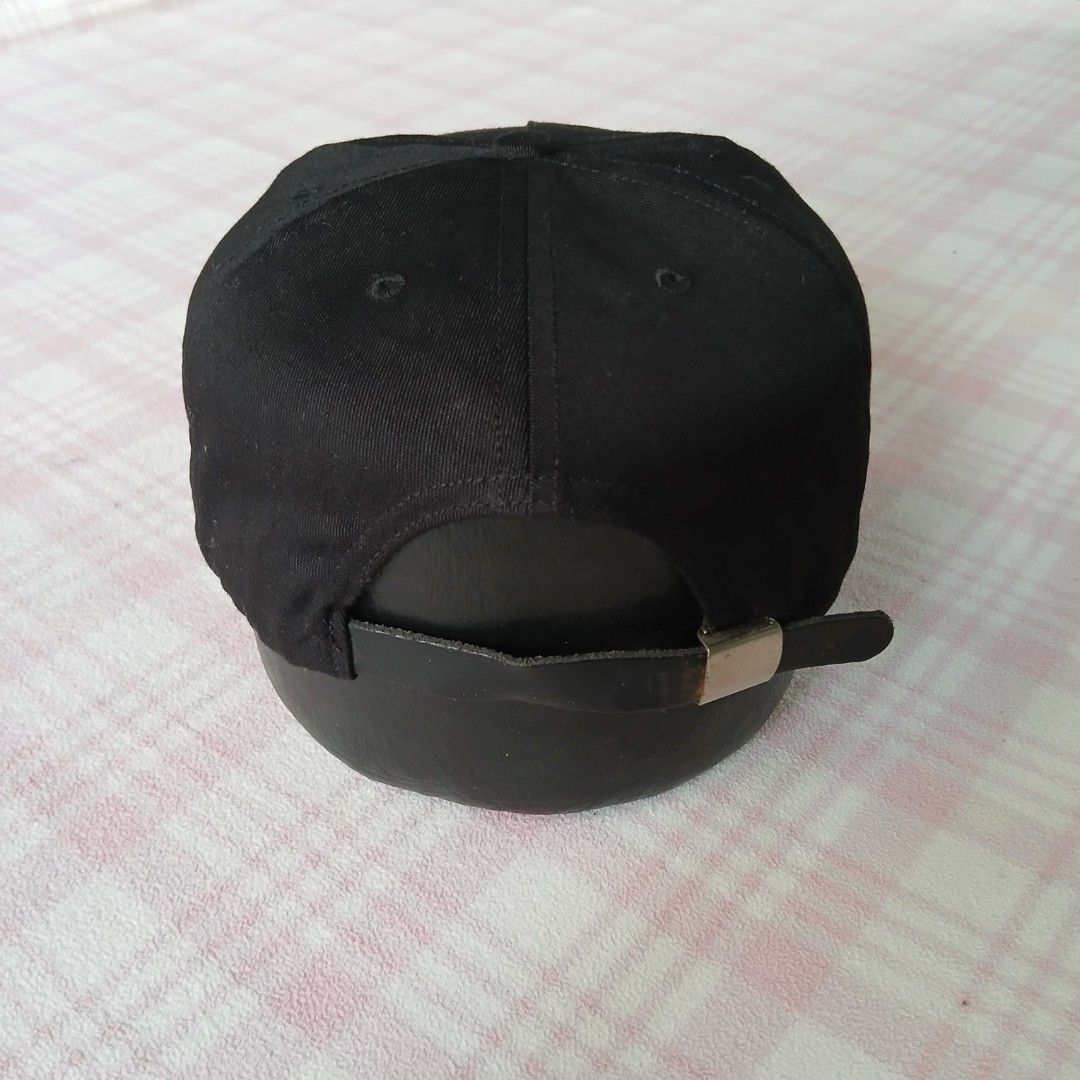 Revenge Black Label 6 Panel Cap (Category: Caps & Hats) located in Mangaldan. Submitted by used2.wear (Listing ID 1470668868, Image 2). Description: Excellent To As New Condition No Issue Size OSFM Kindly Check All Posted Pictures.