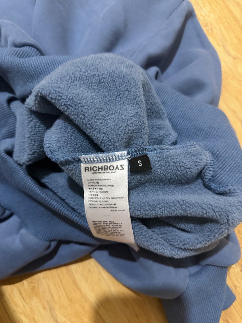Richboyz Box Hoodie (Category: Hoodies) located in Danao, Cebu. Submitted by yunoball (Listing ID 1470671273, Image 3). Description: Size small on tag Excellent condition No issues.