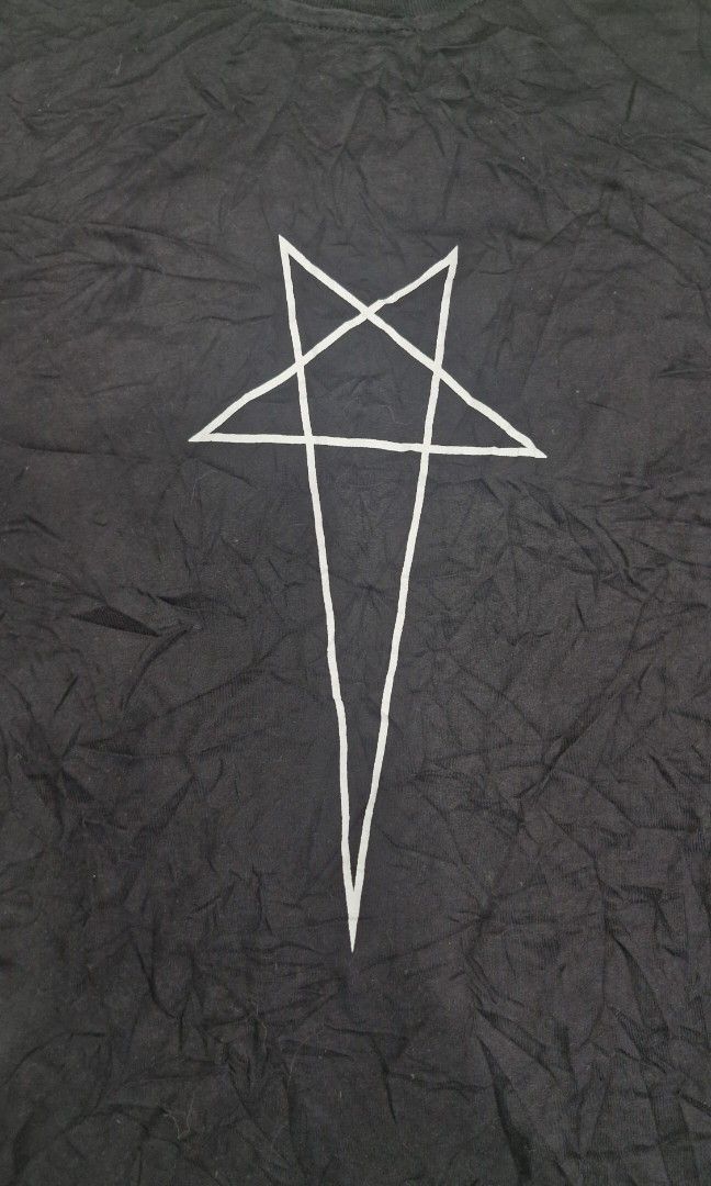 Rick owens DRKSHDW (Category: Tshirts & Polo Shirts ) located in Pili. Submitted by the_g_thrift (Listing ID 1470659408, Image 3). Description: Rick owens DRKSHDW size medium dimes: 23 x 30 excellent condition as new need wash only.