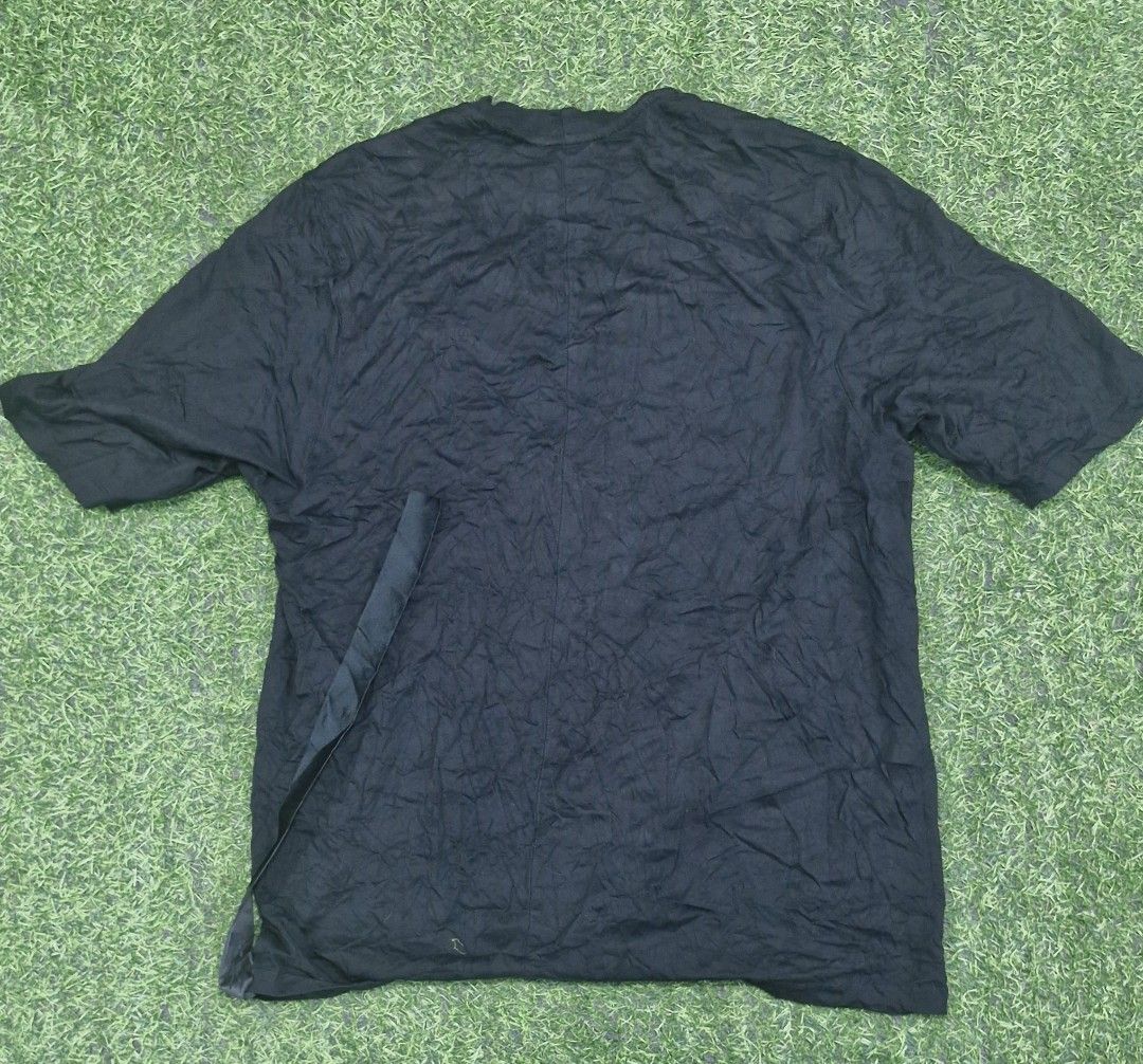Rick owens DRKSHDW (Category: Tshirts & Polo Shirts ) located in Pili. Submitted by the_g_thrift (Listing ID 1470659408, Image 2). Description: Rick owens DRKSHDW size medium dimes: 23 x 30 excellent condition as new need wash only.