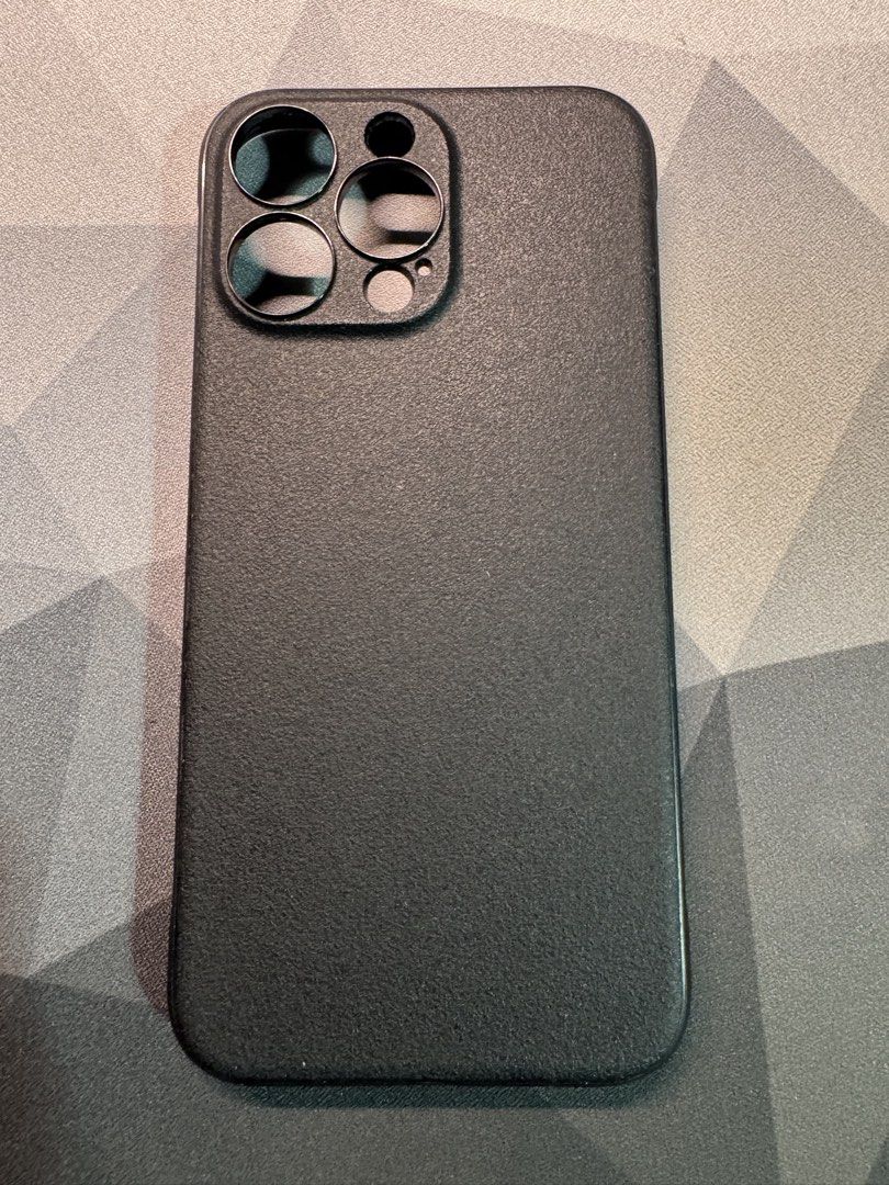 Ringke Onyx 15 Pro Max Case (Category: Cases & Sleeves) located in Makati City. Submitted by mdg42 (Listing ID 1470650079, Image 1). Description: Magsafe compatible. No issues. LP posted. Loc: Ayala, Makati.
