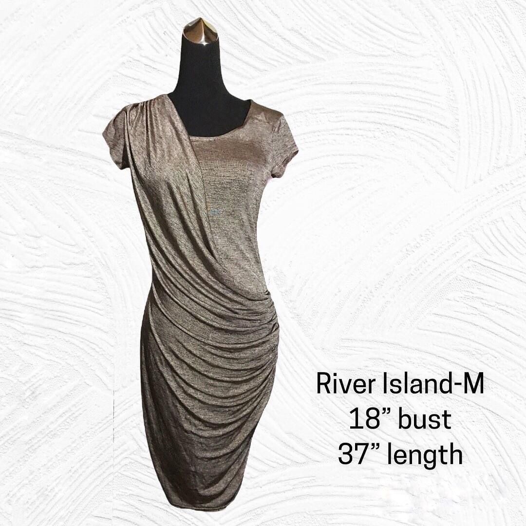RIVER ISLAND GRAY GOLD DRESS (Category: Evening dresses & gowns) located in Marikina City. Submitted by minimalistmanila (Listing ID 1470714540, Image 2). Description: River Island gray gold dress. Stretchy fabric. Medium size. Bought in London. Order now! *Color may vary due to lighting. .