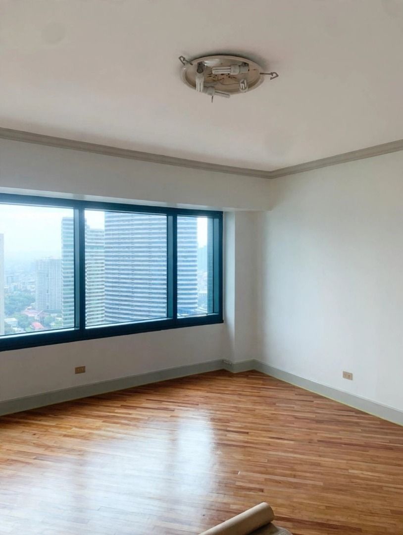 Rizal tower for Sale (Category: Apartments & Condos) located in Quezon City. Submitted by clairepalomo (Listing ID 1470578646, Image 3). Description: FOR SALE Property Name: Rizal Tower, Rockwell Makati CIty Selling Price: Php145,000,000.00 Unit details: 3-bedroom unit 365 sqm semi-furnished with 3 parking slots Details: Garage Alarm Integral kitchen Partly furnished Community characteristics: Security Swimming pool Lift Access for people with di