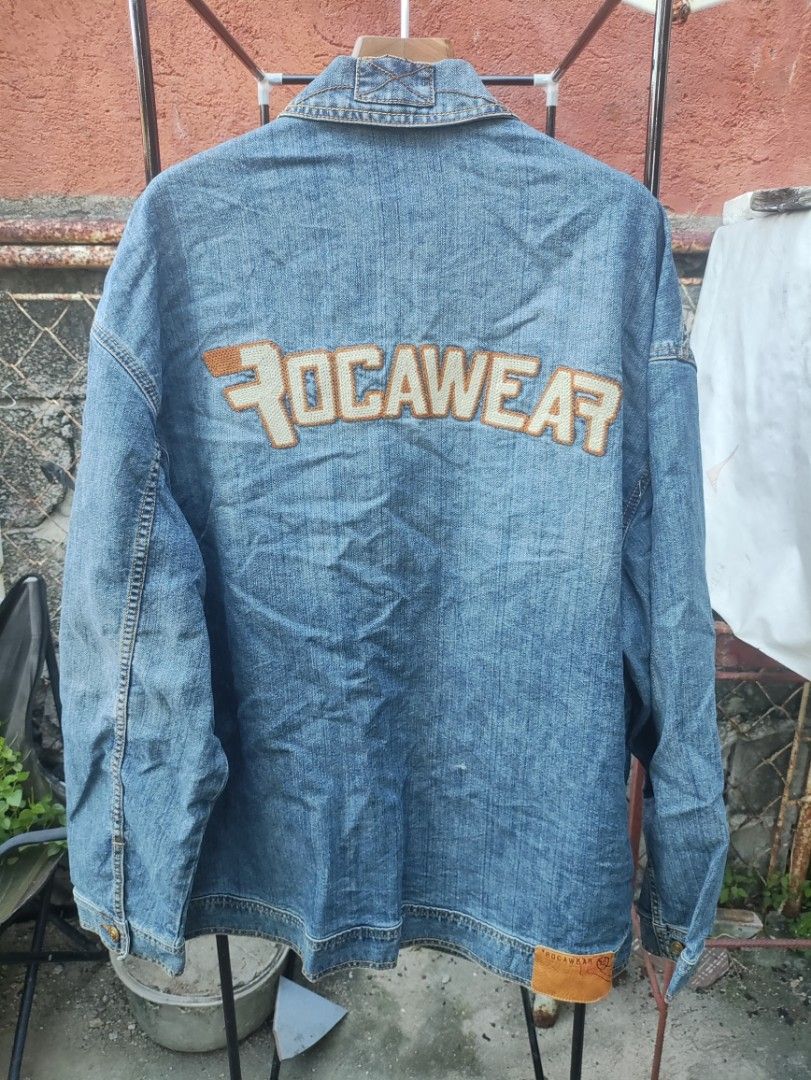 rocawear 2000s Embriodered denim jacket (Category: Coats, Jackets and Outerwear) located in Bacoor. Submitted by silverdeer-ba35 (Listing ID 1470687980, Image 3). Description: forsale🔥🔥🔥 Rocawear®️ 2000s Embriodered denim jacket authentic💯 size. Large tall actual dimes.26 x 31.