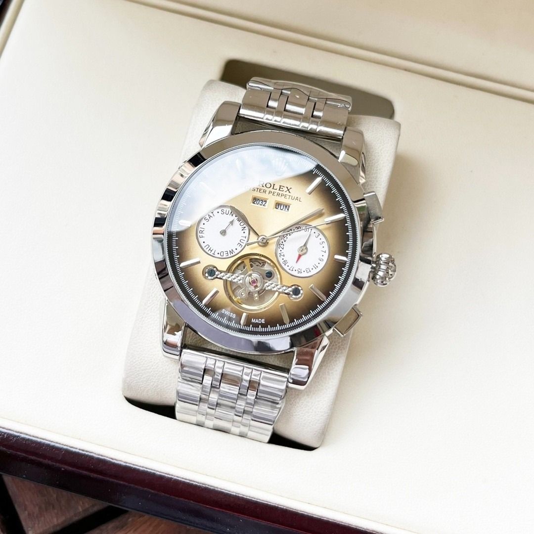 Rolex Oyster Perpetual Automatic Watch Multiple Colors Available (Category: Luxury Watches) located in Makati City. Submitted by keenstar-c35f66 (Listing ID 1470687555, Image 1). Description: 【Fashion Classic, Elegant and Exquisite】Rolex Men's Watch, Automatic Mechanical Movement, Mineral Crystal, 316L Stainless Steel Case, Stainless Steel Bracelet, Simple and Dignified, Essential for Business. Dimensions: Diameter 42mm, Thickness 12mm In stock (