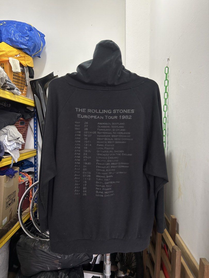 ROLLING STONES, Men's Fashion, Tops & Sets, Hoodies on Carousell