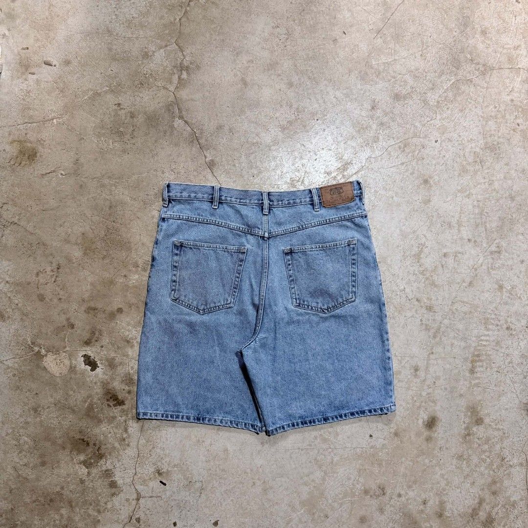 Route 66 Relaxed Fit Denim Shorts (Category: Shorts) located in Manila. Submitted by arvinnn_ (Listing ID 1470722550, Image 1). Description: Route 66 Denim Jorts W 36 L 21 LO 12 Excellent Condition No Issue 500+sf Antipolo, Rizal.