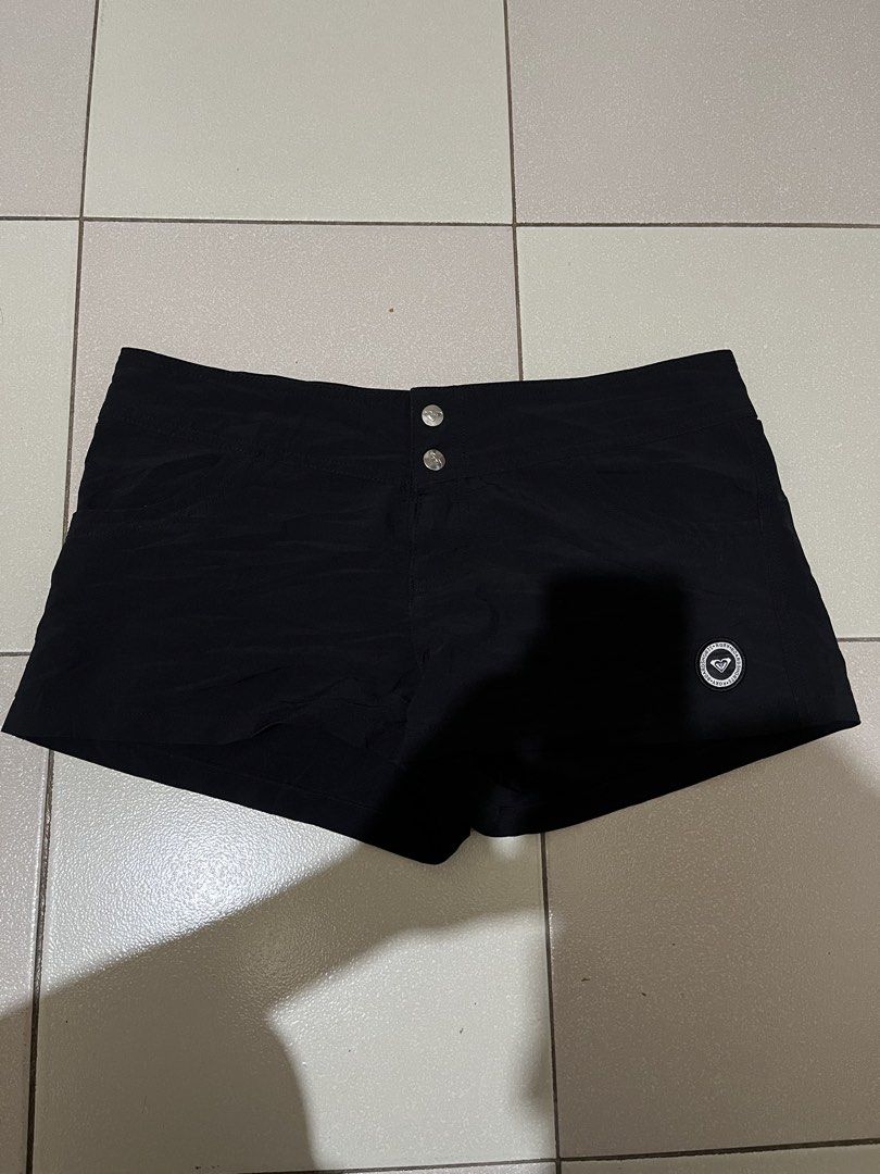 Roxy short (Category: Shorts) located in Siniloan. Submitted by marceiron316276 (Listing ID 1470564084, Image 2). Description: .
