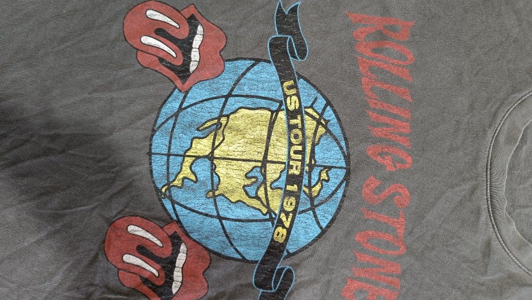 RPLLING STONE BAND TEE (Category: Tshirts & Polo Shirts ) located in Midsayap. Submitted by macoy.picker (Listing ID 1470585200, Image 3). Description: ROLLING STONE BAND TEE SIZE LARGE DIMES : 22x28 preloved +Sf Location: North Cotabato.