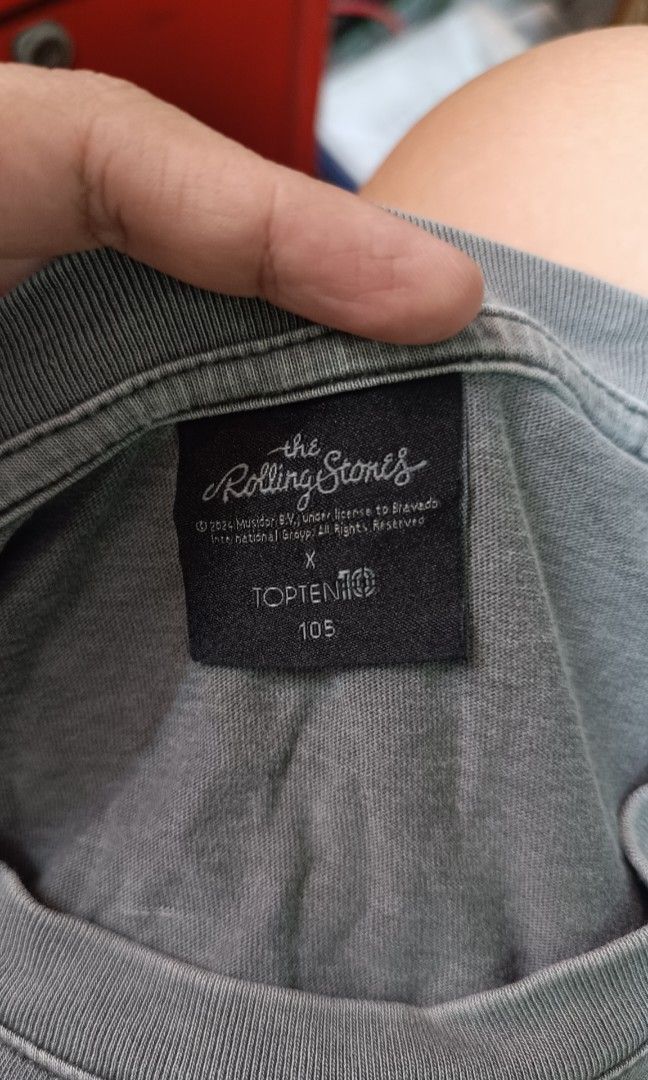 RPLLING STONE BAND TEE (Category: Tshirts & Polo Shirts ) located in Midsayap. Submitted by macoy.picker (Listing ID 1470585200, Image 2). Description: ROLLING STONE BAND TEE SIZE LARGE DIMES : 22x28 preloved +Sf Location: North Cotabato.